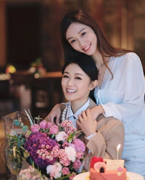 恭喜tvb新婚小花30岁生日,传情变艺人情侣合体,力证恩爱