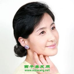 2017年流行中年女性发型看中年女性扎什么发型好看