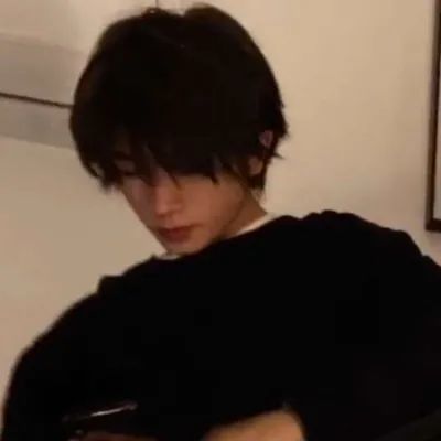 男生头像头像男生霸气冷酷真人狠狠的眼神正是你成熟的表现第220期