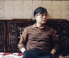 张颂文塑造角色令人信服网友唐奕杰真人这么帅