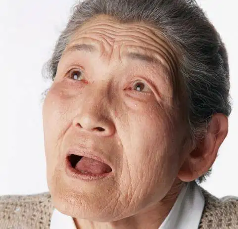 40岁男子全身疲倦,查出尿毒症,医生直言2件事做的太多了