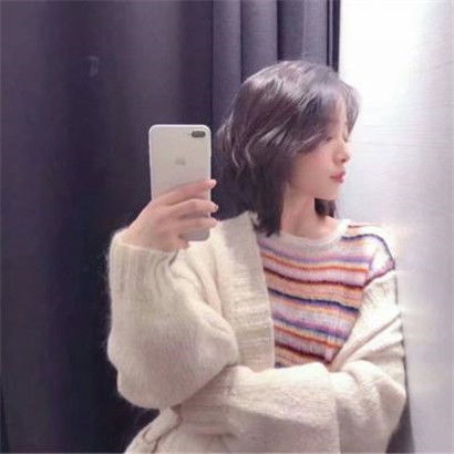 长发气质女神头像,带着笑或是很沉默手机控美女