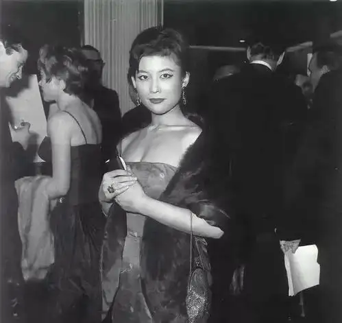 周信芳的女儿首位007女郎80岁与周杰伦合作,演员周采芹