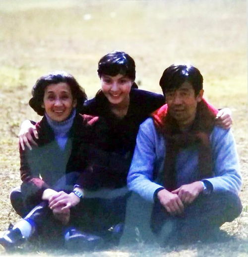 演员高明结婚56年零绯闻,退休买北京三套房,只为方便儿女养老