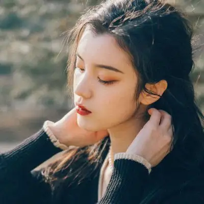 女生头像干净气质优雅漂亮女孩头像侧脸