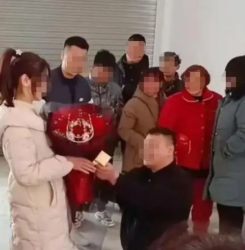 23岁美女被逼婚,中年男子送出20万彩礼,父母是个好女婿