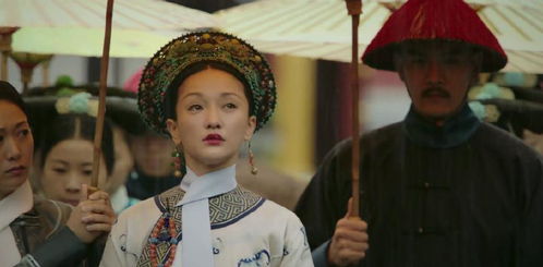 如懿挨了皇帝的耳光,容嬷嬷的表情很抢镜,如懿的眼泪却让人心疼