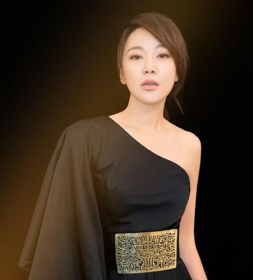 离婚快20年了,靠佟湘玉成名的闫妮为何还与前公婆关系那么好