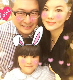 李湘与王岳伦老夫老妻依旧幸福,典型的贵妇,女儿养成公主