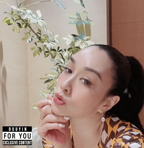 哪有50岁还没皱纹的,钟丽缇p成少女不假吗越老越不真实了