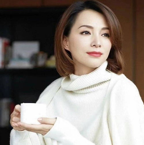 15岁被迫打工,37岁成央视一姐,40岁嫁人当后妈,董卿说自己很幸福