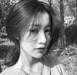 嘴里说着不想恋爱的人心里大概都装着一个无法拥有的人吧