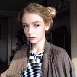 alinakalenich21岁的她除了会美还是音乐狂人和画手
