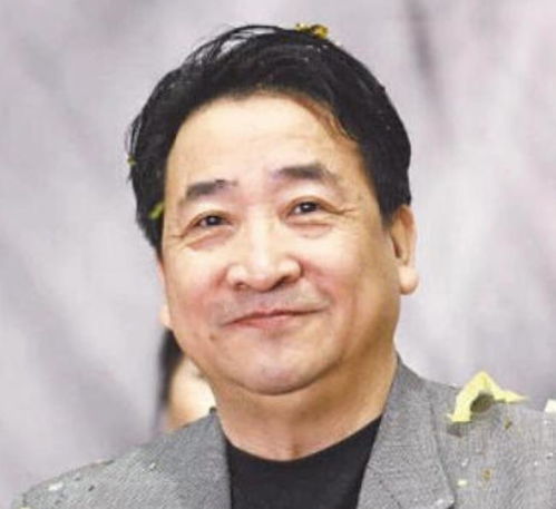 70岁相声大师姜昆近况曝光,衣服廉价被嘲像地摊货,观众没媒体多