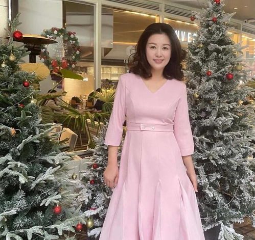 这才是70后女人该有的打扮,会保养懂打扮,把岁月当作美容刀