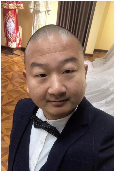 网红giao哥罕晒近况,娶娇妻现场满面笑容,老婆表情却耐人寻味