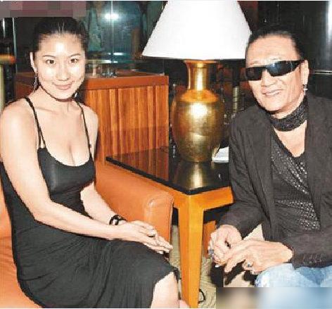 谢贤养了coco12年,用青春换来2000万,如今35岁的她怎么样了