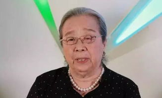 还珠20年后,赵薇林心如都是豪车出行,而她仍在挤地铁