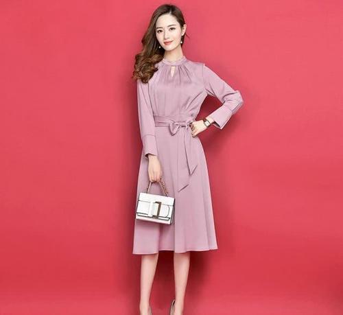 30岁的女生怎么驾驭粉色的衣服