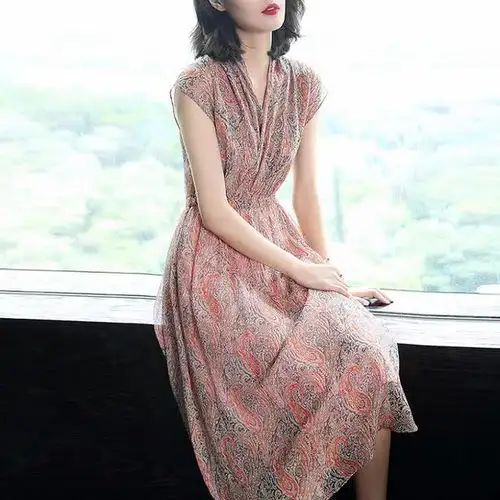 50多岁的女人,快把老年装扔了,看看这些妈妈怎么穿,1个比1个美