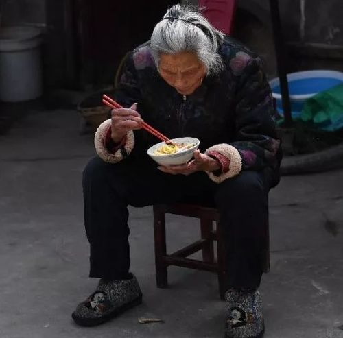 60岁后,还经常爱做这4件事,寿命或会受影响,劝你尽快改掉