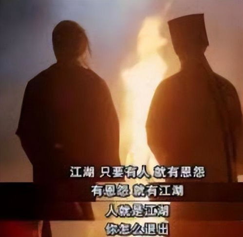 新加坡拐杖大叔与大妈抢地盘在观音堂外大打出手