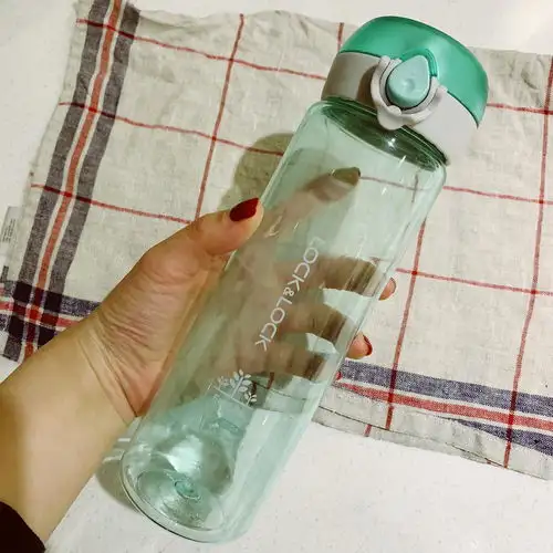 中年少女玛丽莲的保温瓶