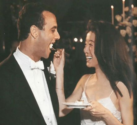 婚纱女王王薇薇自小就是白富美,40岁创业,如今身价过亿
