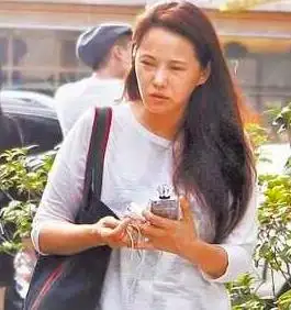 50岁金马影后伊能静,曾因戏生情劈腿黄维德,今嫁秦昊获幸福