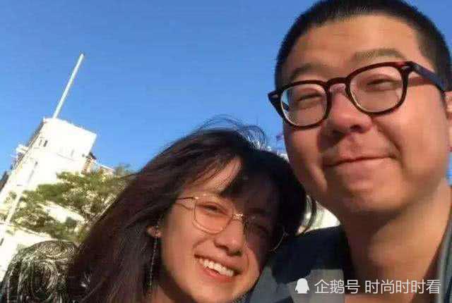 不要再说李诞配不上黑尾酱了,看到素颜照片后网友亲兄妹