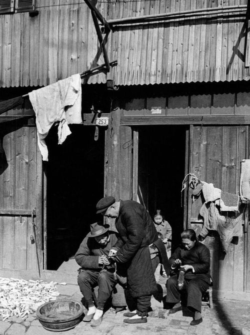 老照片法国摄影师镜头下的1955年上海漂亮的外滩建筑