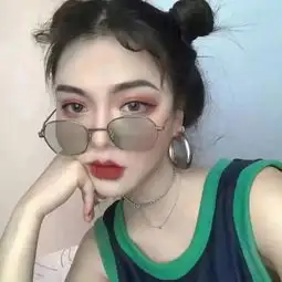 头像你风尘仆仆走向我胜过所有遥远的温柔