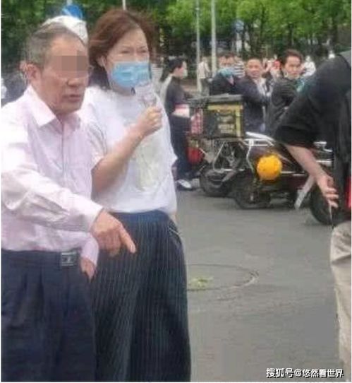 突发75岁老人开保时捷失控冲入人群,伤情惨烈下车后神情很淡定