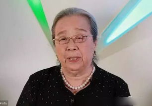 还珠格格播出多年,剧中格格宫女华丽转身,而她依旧普通