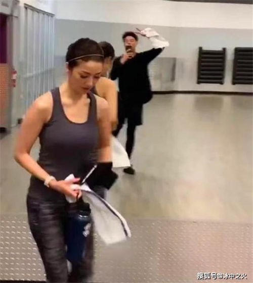 最怕同龄人追我妈40多岁妈妈保养似少女,跟儿子合照像情侣