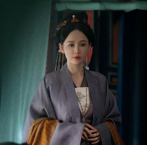看了陈乔恩演恶毒后妈,我发现中年女人反油腻比扮嫩更显气质