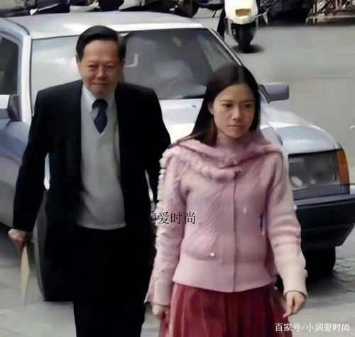 看了45岁翁帆的冬季穿搭,才发现中年女人穿得得体比好看更重要