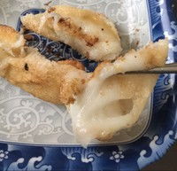 从超市买来包装好的年糕可不可以直接放在锅里炸