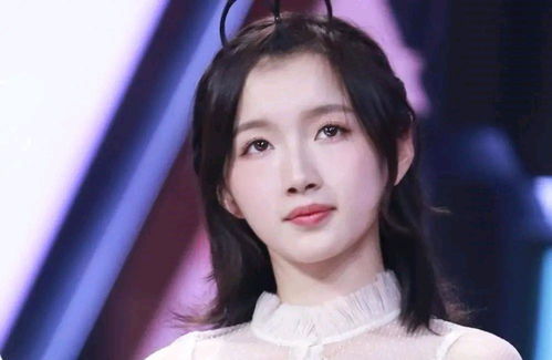 从谈恋爱这个事情看,对比湖南卫视其他女主持,沈梦辰确实挺聪明