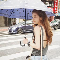 和她穿越时空的逆龄感相比,42岁还宛如少女的许路儿都输了