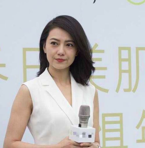 40岁高圆圆短发与20年前一个样未修图中的她原来长这个样