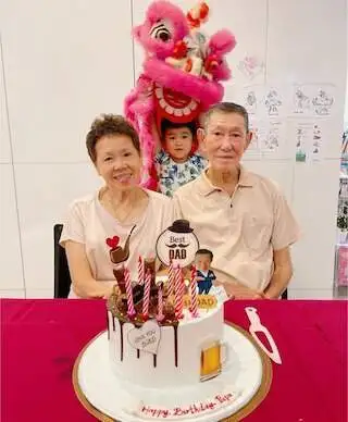 50岁女星范文芳父亲去世,女儿送行面容憔悴,丧礼低调一切从简