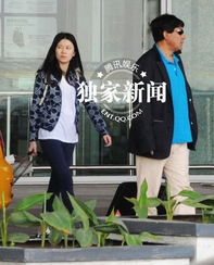 58岁朱时茂激吻80后嫩女友与老妻分居八年