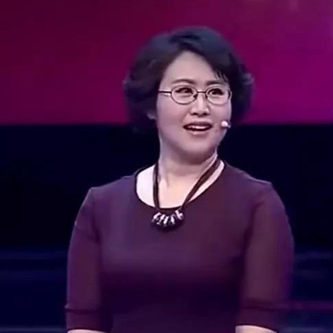 男子相亲46岁大妈,两人见面后,女子两眼放光年龄不是问题