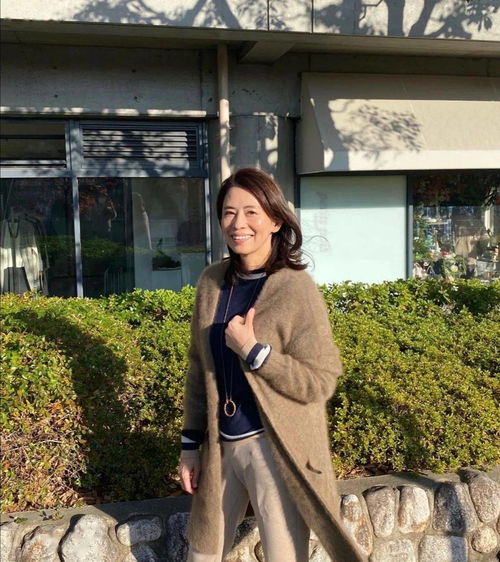 这才是最适合五六十岁女性的穿搭真实自然不扮嫩,显气质又减龄