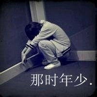 男孩伤心的在角落里的图片微信头像图片大全