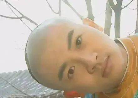 热搜第一微信上新6个表情,网友我裂开了