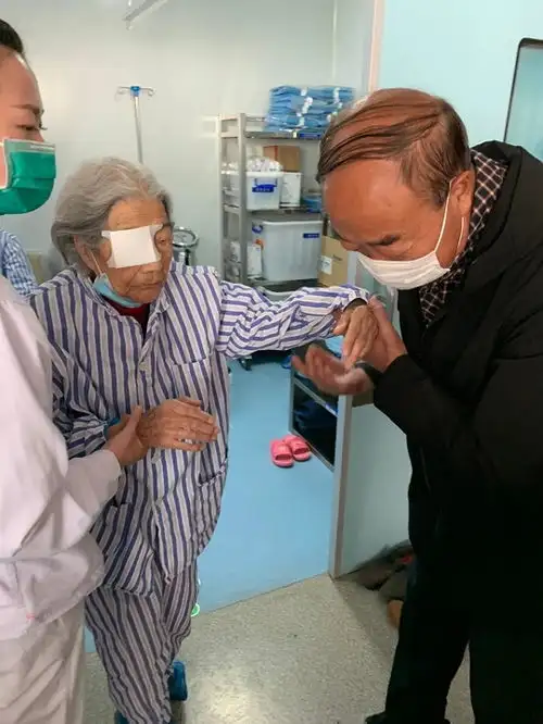 100岁老人的头像图片大全骗局