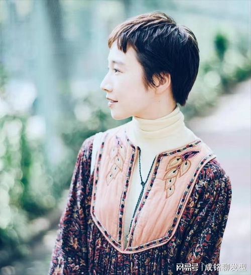 9款适合50岁女性的流行发型,端庄大气又自然,时髦洋气又减龄