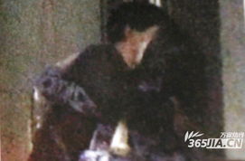 曝朱时茂地下车库激吻80后女友当事人无正面回应